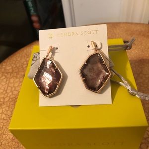 NWT Kendra Scott earrings